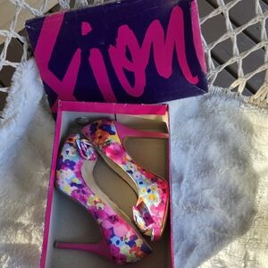 Fioni Multicolor / Pink High Heels Pumps Size 7.5